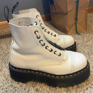 Dr. Martens Sinclair Boots